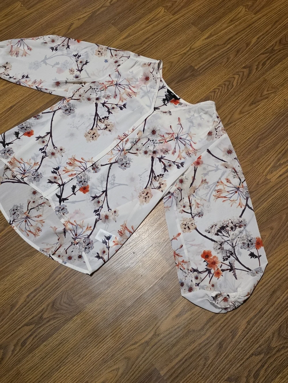H&M Size 6 Cherry Blossom Floral Button Down Blouse Flowy Lightweight Top D79 - Picture 3 of 9